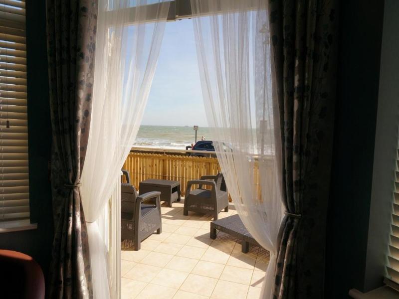 Shoreside Inn image