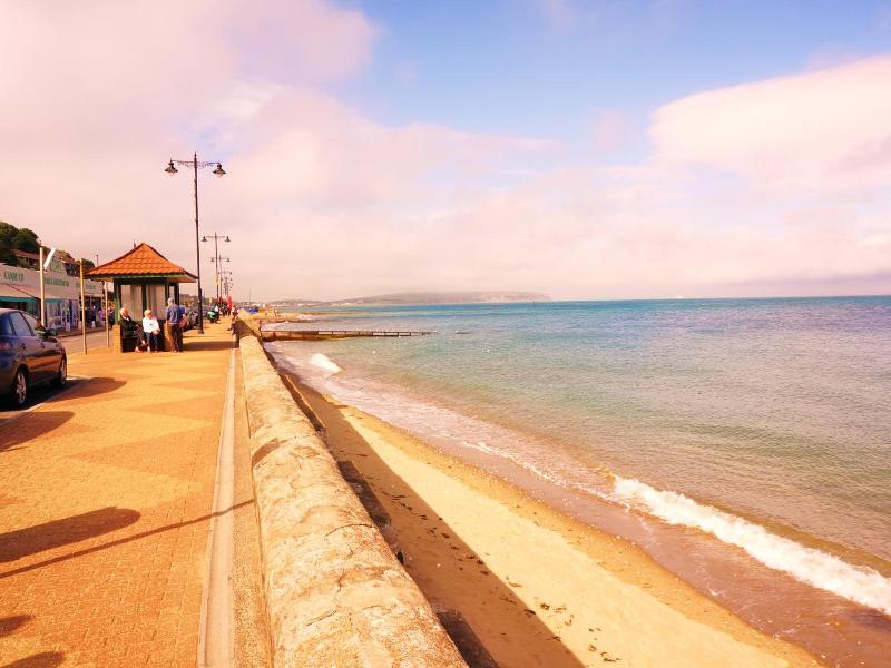 Shoreside Inn image