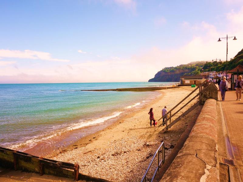Shoreside Inn image