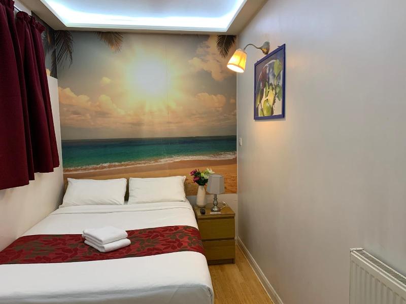 Barking Hotel image