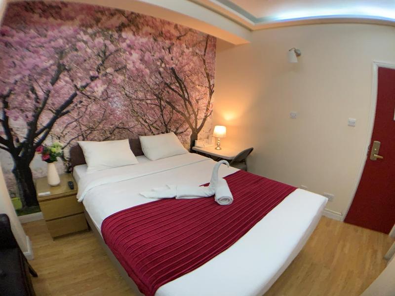Barking Hotel image