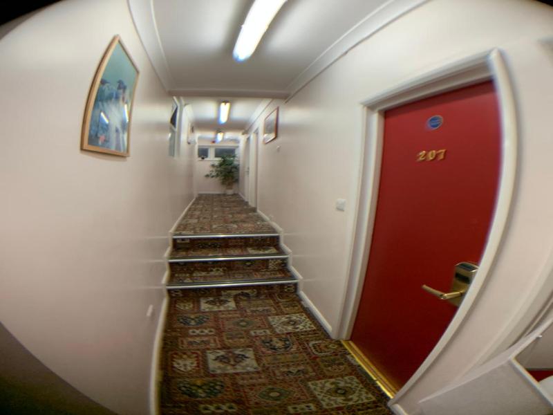 Barking Hotel image