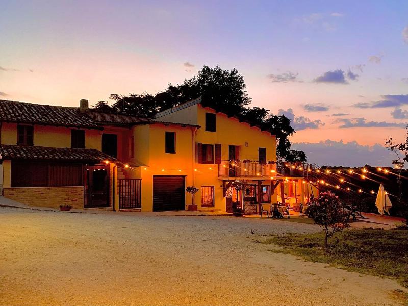 Chiaraluce Country House image