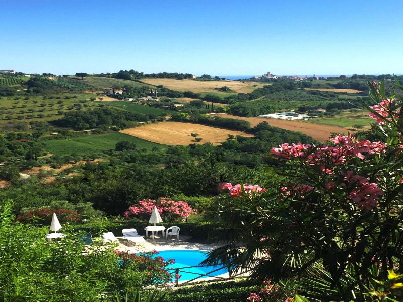 Chiaraluce Country House image
