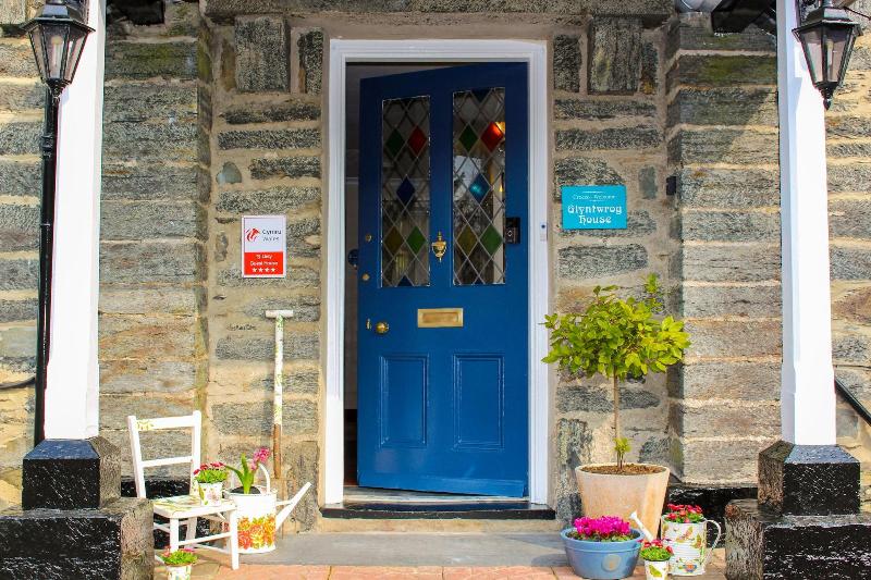 Glyntwrog House image