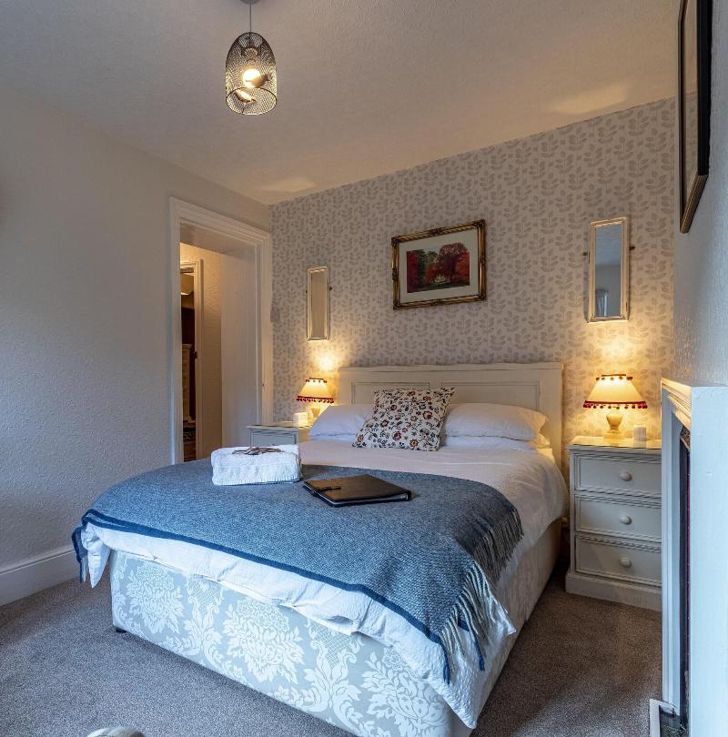 Glyntwrog House image