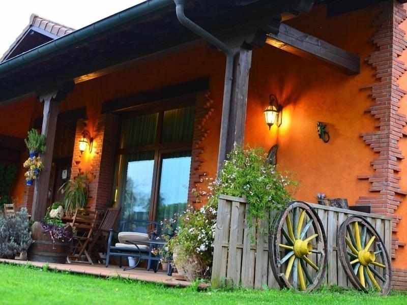 Posada Bernabales image