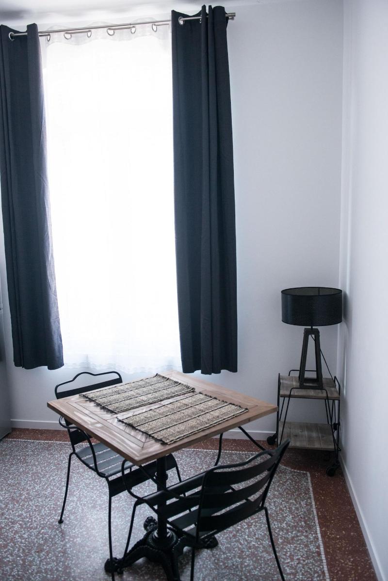 Les Suites Du 17 image