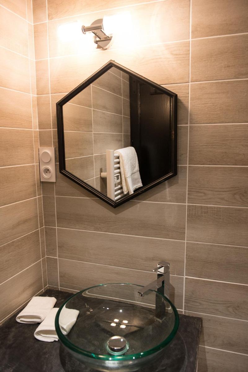 Les Suites Du 17 image