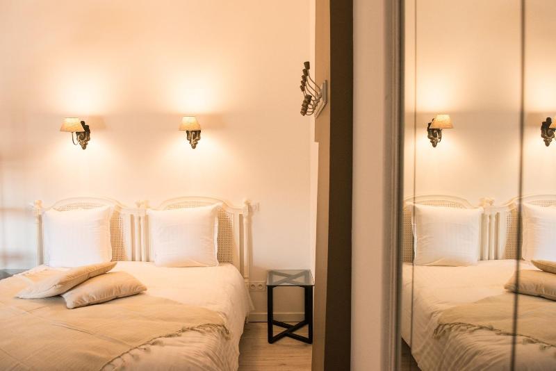 Les Suites Du 17 image