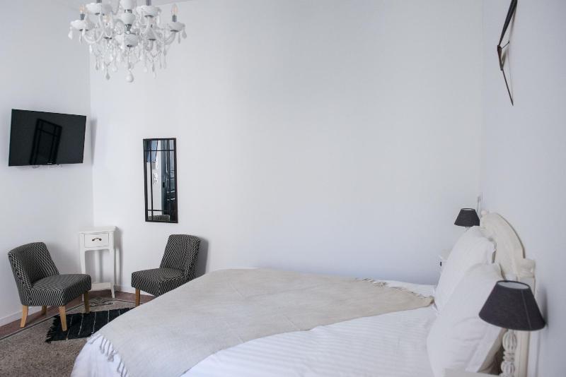 Les Suites Du 17 image