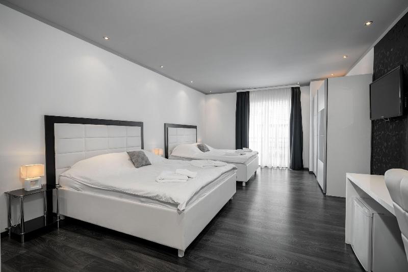 The suites-Small luxury living image