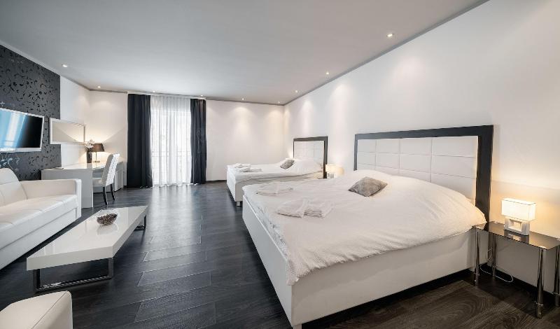 The suites-Small luxury living image