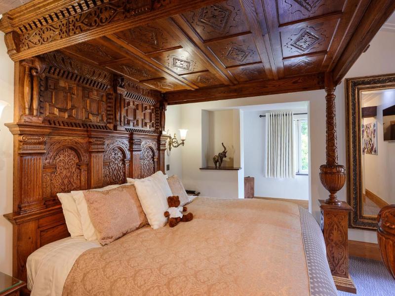 The Saddleworth Hotel image