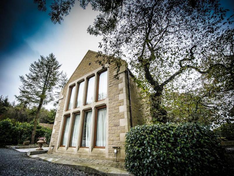 The Saddleworth Hotel image