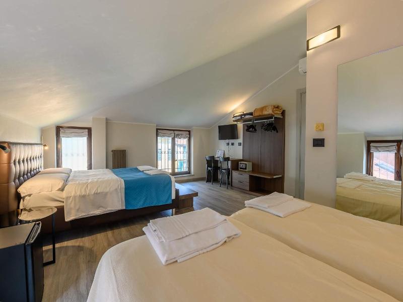 Hotel Perpoin image