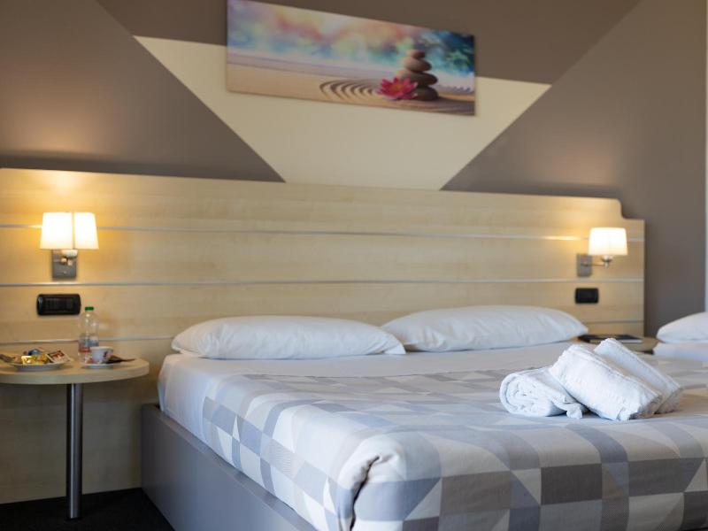 Hotel Giallo image