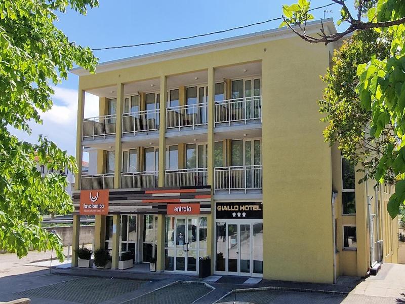Hotel Giallo image