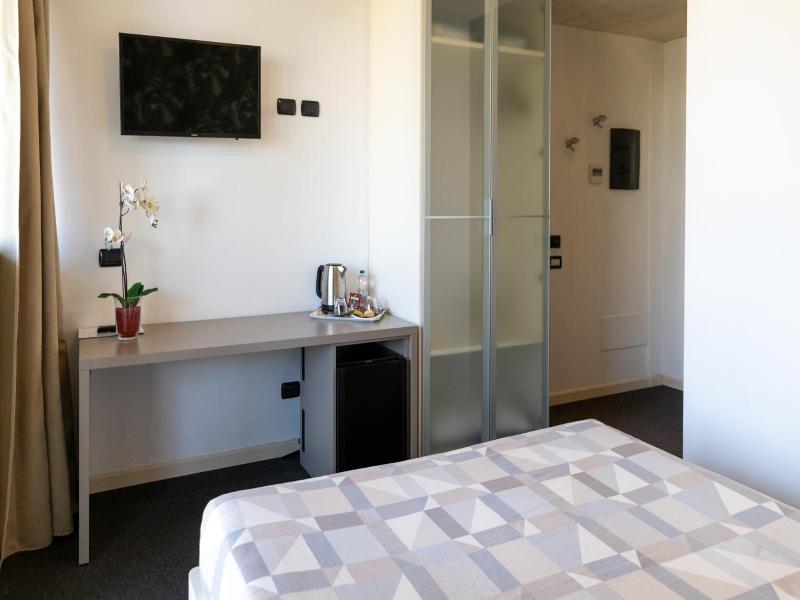 Hotel Giallo image