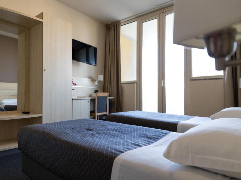 Hotel Giallo image