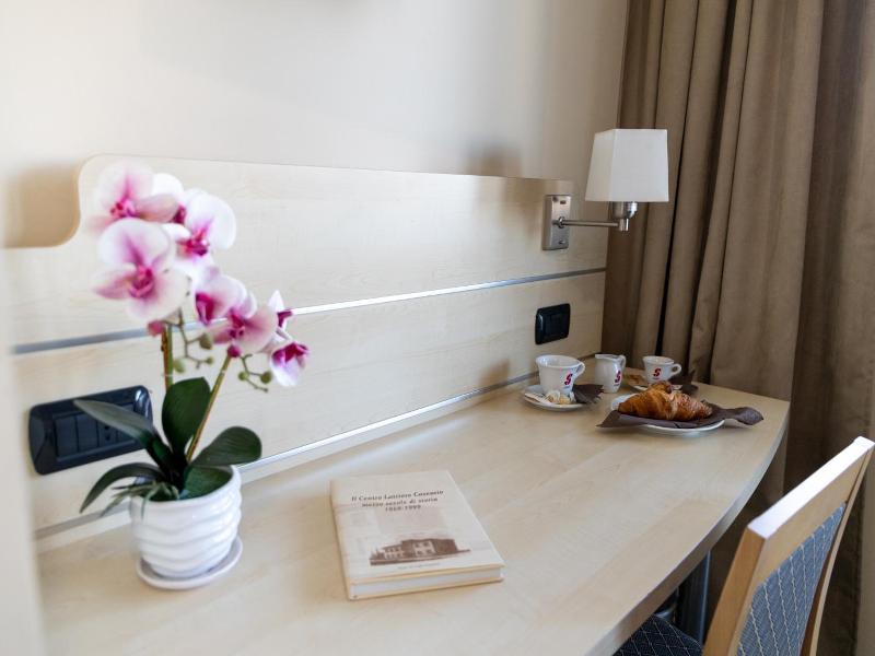 Hotel Giallo image