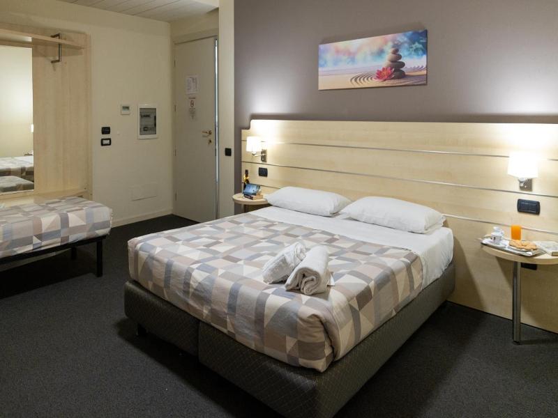 Hotel Giallo image