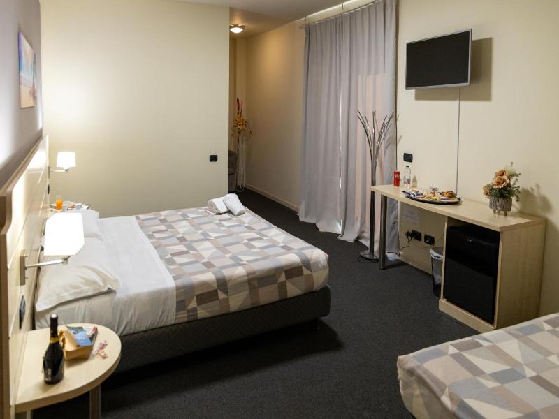 Hotel Giallo image