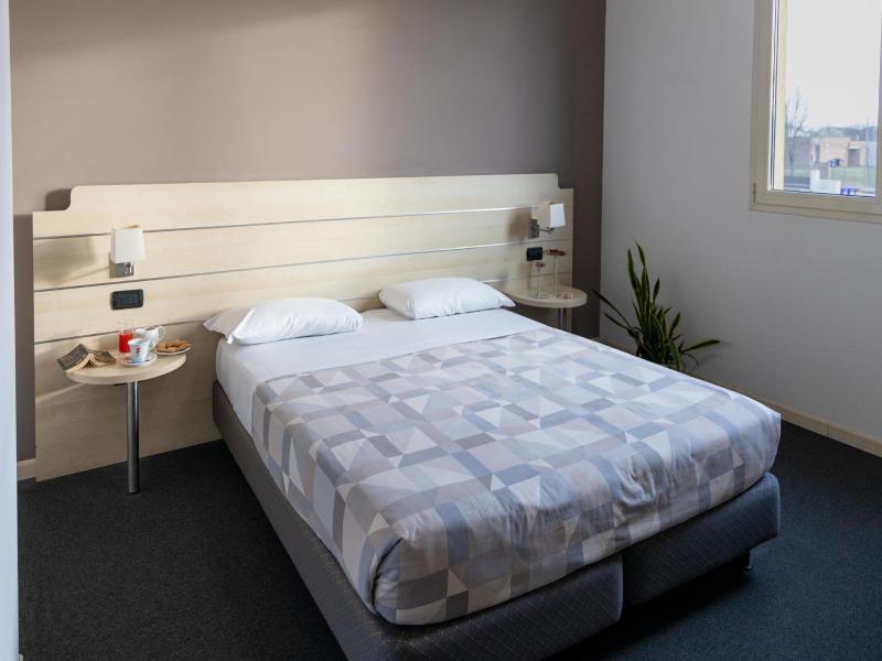 Hotel Giallo image