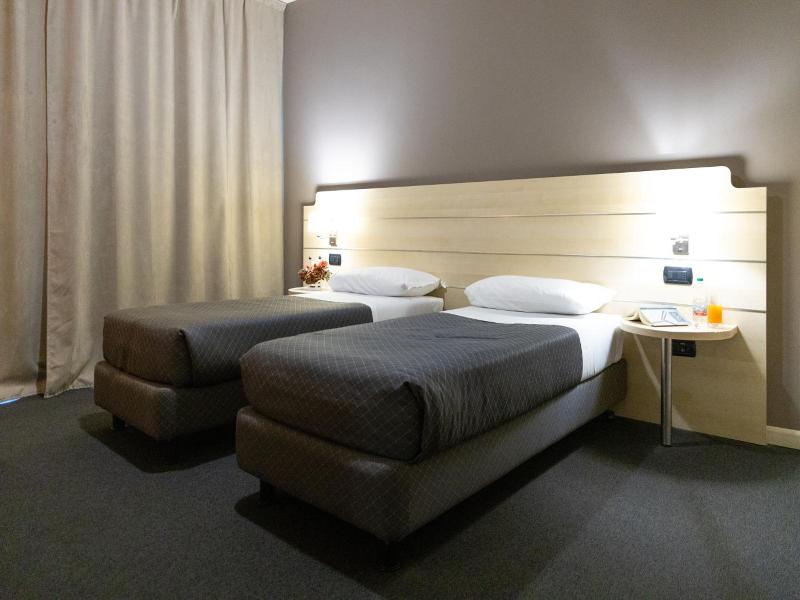Hotel Giallo image