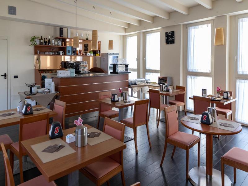 Hotel Giallo image