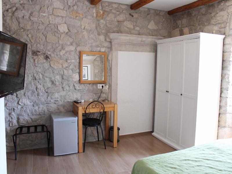 Castello Gulici Porec image