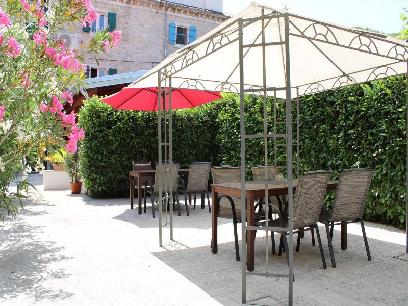 Castello Gulici Porec image