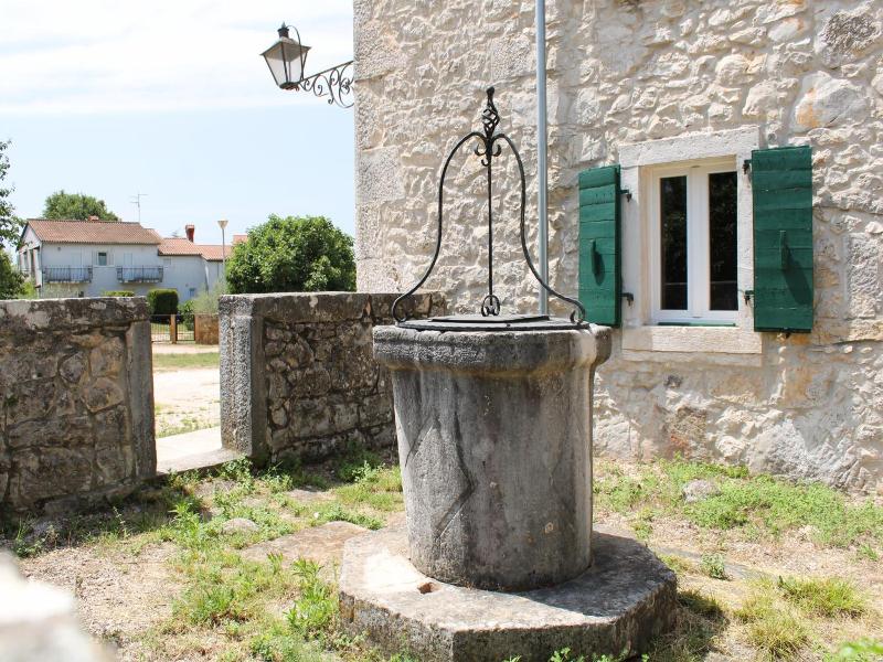 Castello Gulici Porec image