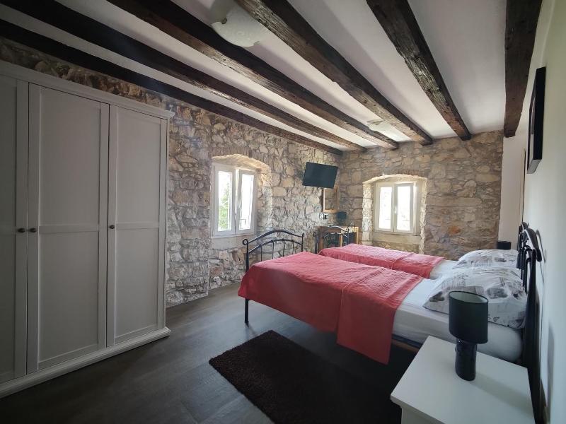 Castello Gulici Porec image