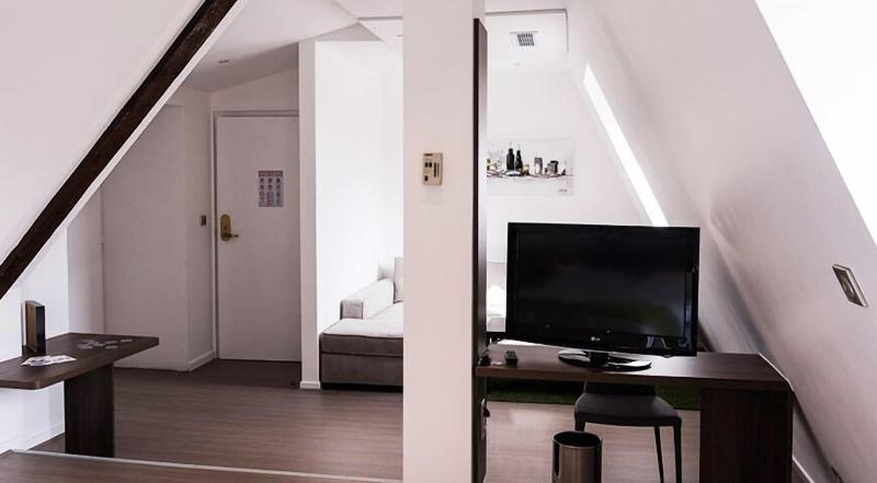 Hôtel Les Poteaux Carrés image