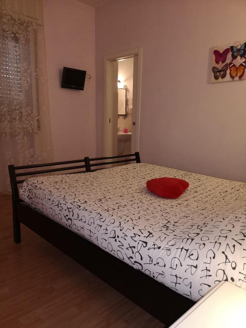 b & b topaze image