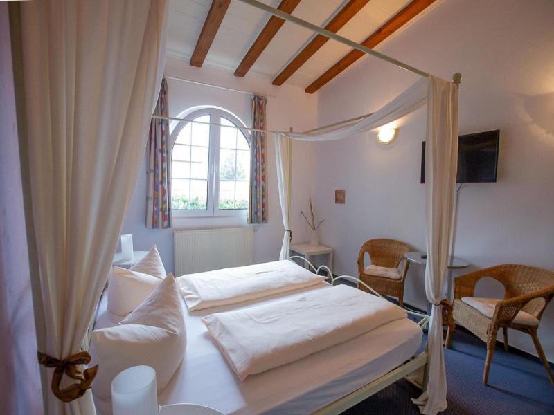 Hotel Schlosshof image