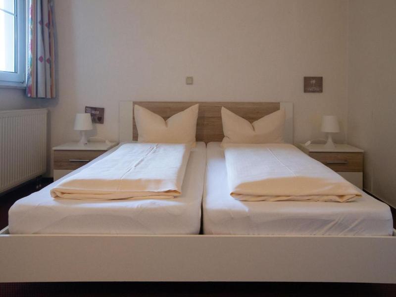 Hotel Schlosshof image