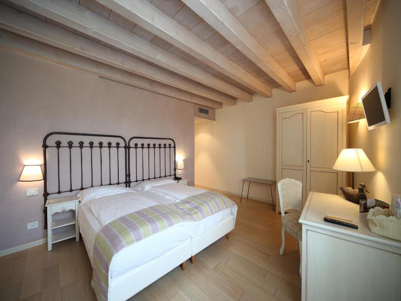 Hotel Villa Moron image