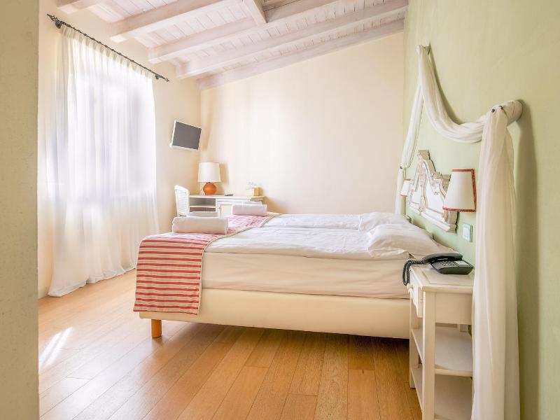 Hotel Villa Moron image