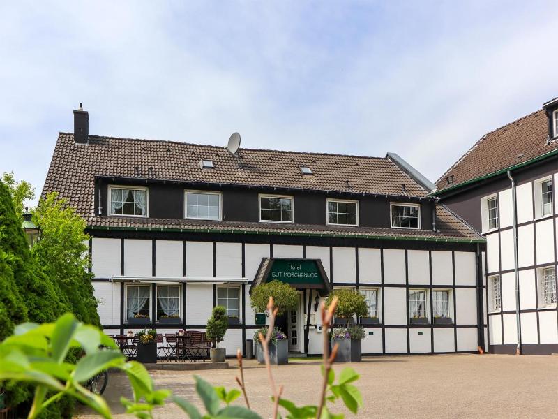 Hotel Gut Moschenhof image