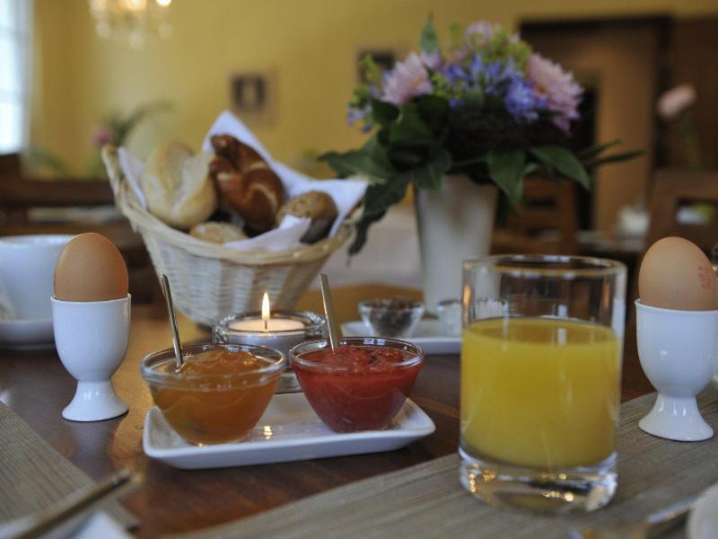 Hotel Gut Moschenhof image