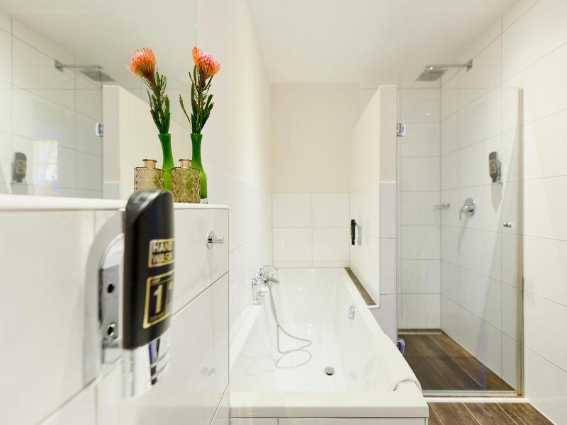 Hotel Gut Moschenhof image