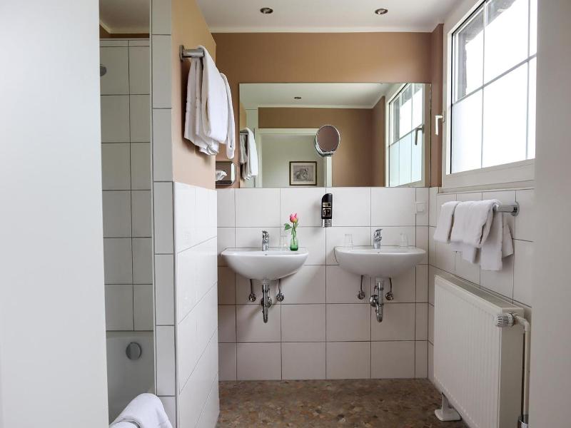 Hotel Gut Moschenhof image
