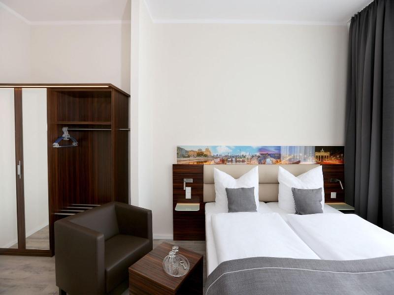 H24 Hoteltow image