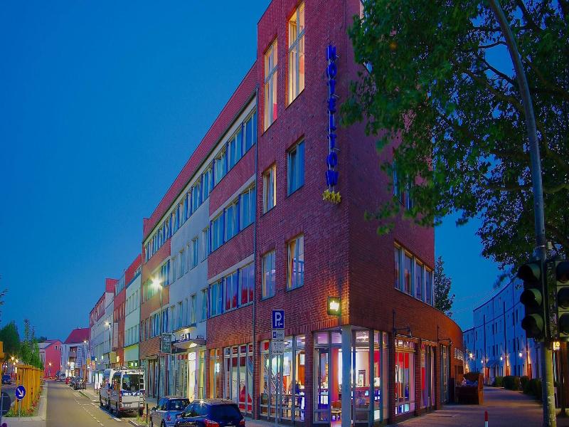 H24 Hoteltow image