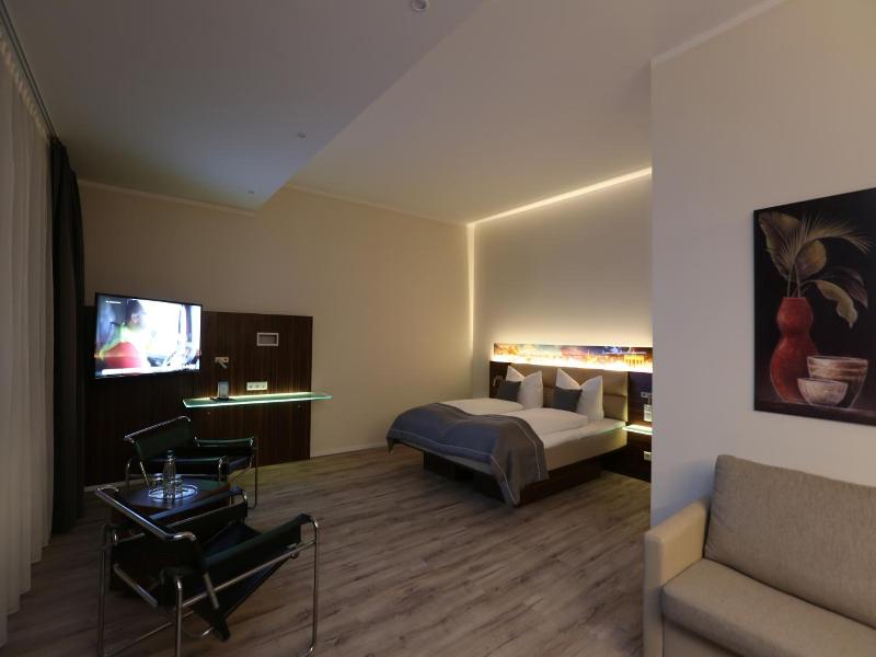 H24 Hoteltow image