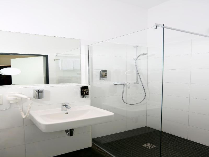 H24 Hoteltow image