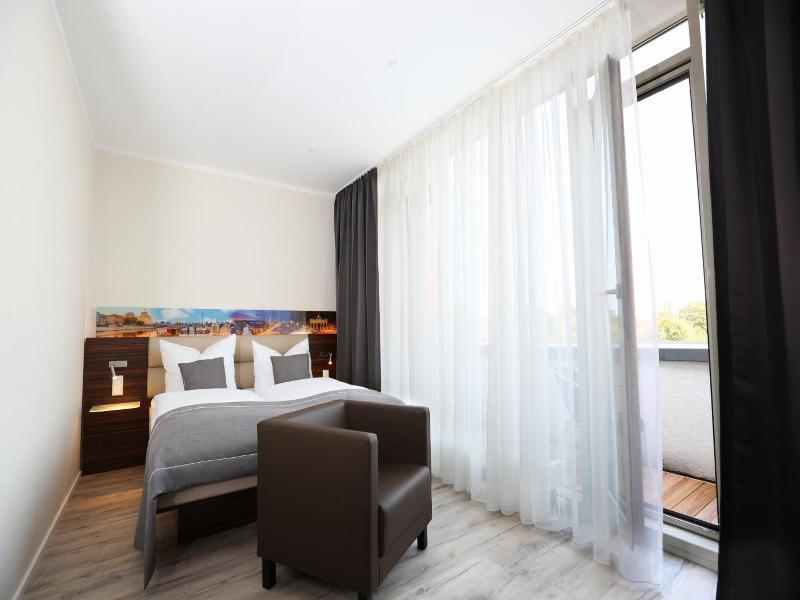 H24 Hoteltow image