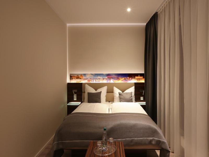 H24 Hoteltow image